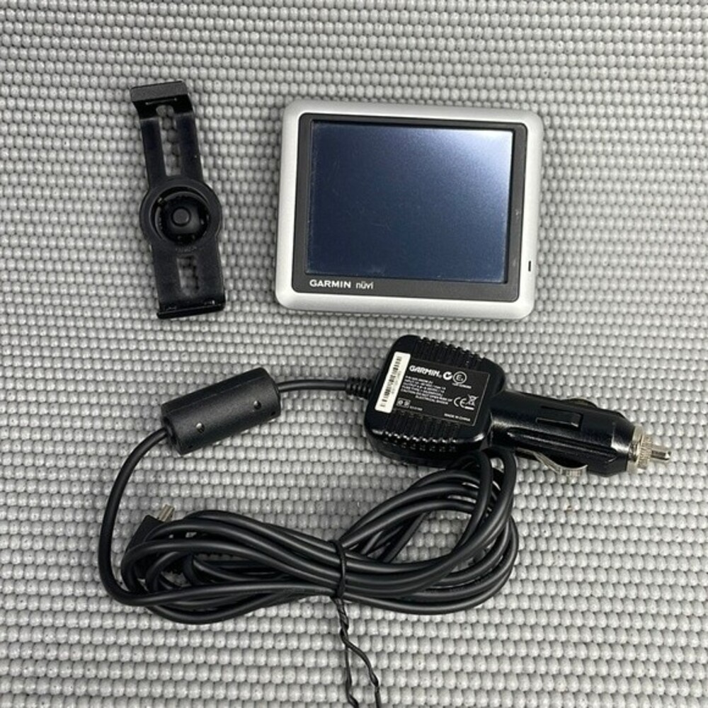 2008 Garmin Nuvi 1200 With Car Charger & Other Accessories Tested & Working